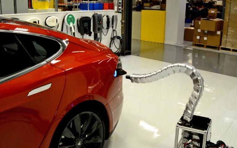 Tesla’s Prototype Model S Charger is a Freaky Robot Tesla’s Prototype Model S Charger is a Freaky Robot